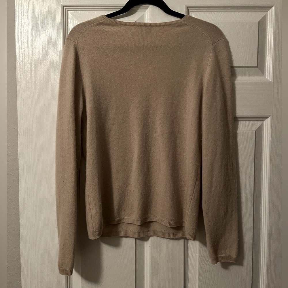 ❤️Charter Club 100% Cashmere Long Sleeve V Neck Sweater Top Size Medium M❤️ - Picture 4 of 6